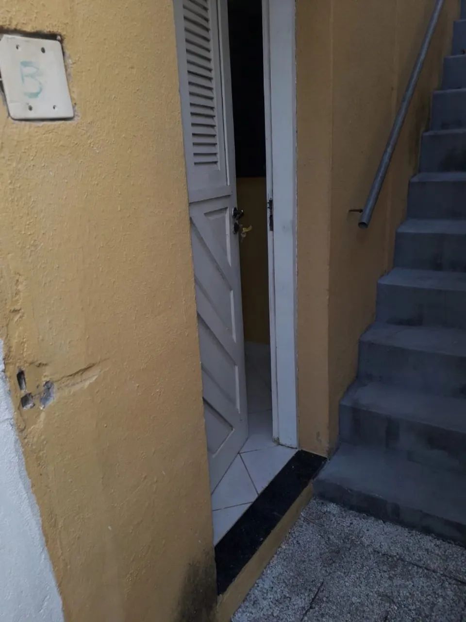 Kitinete (casa de fundos) - Foto 3