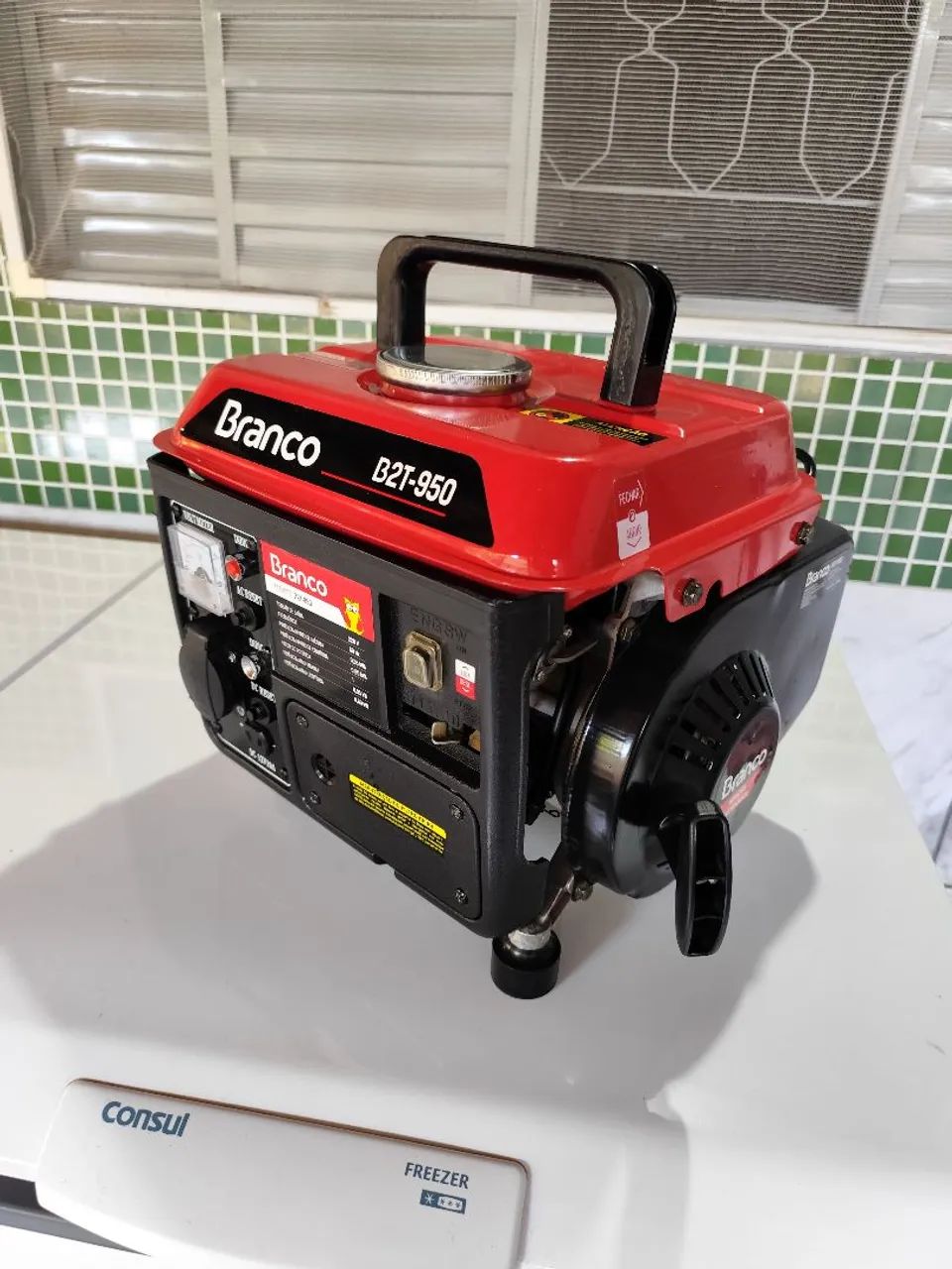 Gerador Branco seminovo 