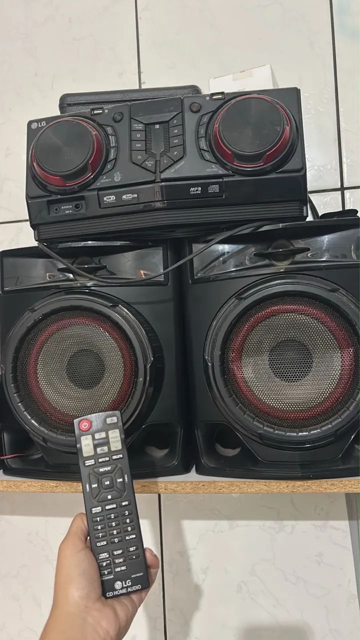 Caixa de som LG em ótimo estado!
