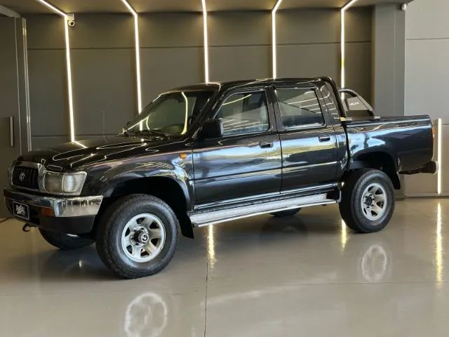 Toyota Hilux CD DX 4X4 3.0 8V 90cv Diesel 2005