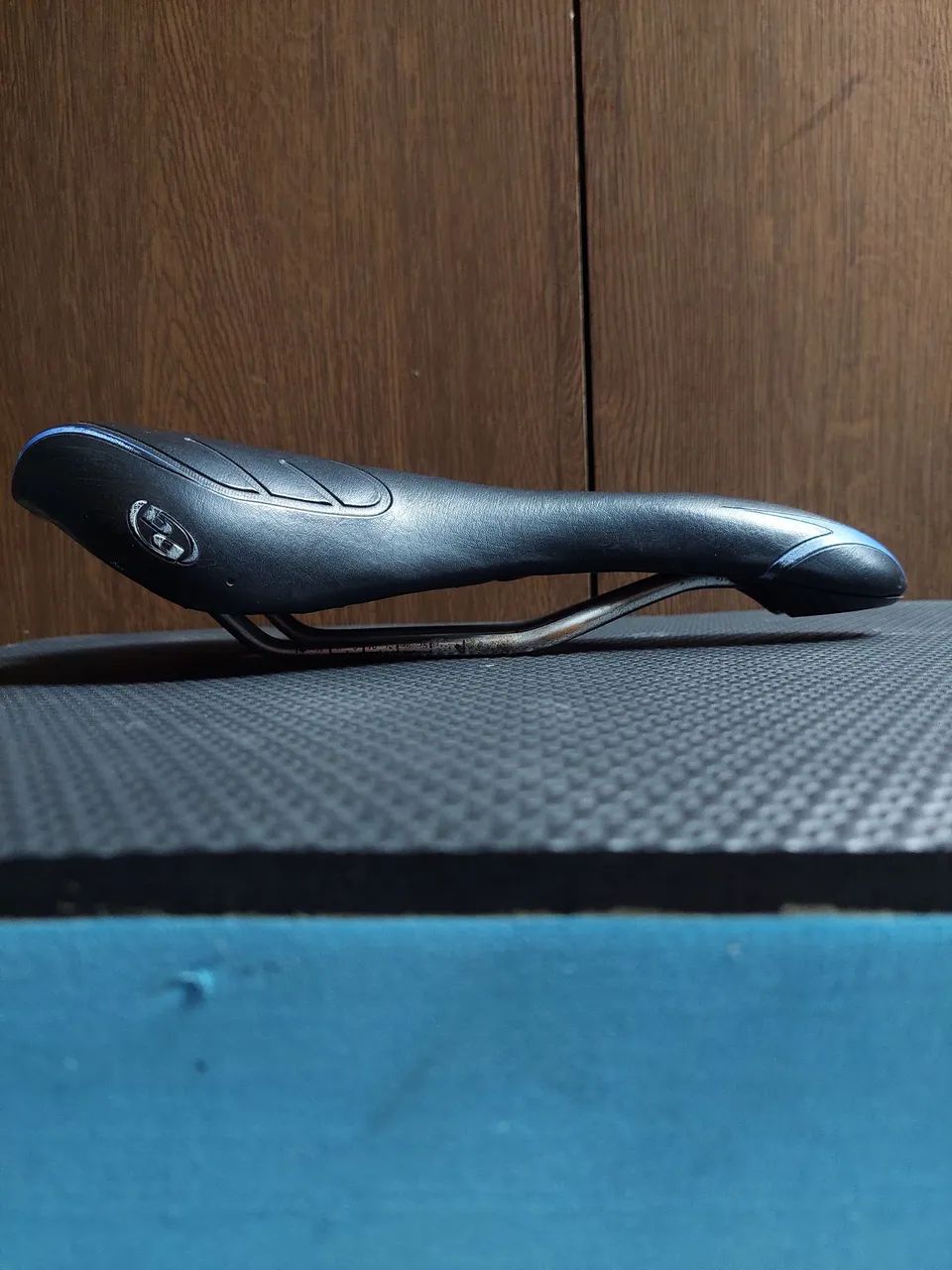 Selim Specialized 135mm vazado - Foto 2