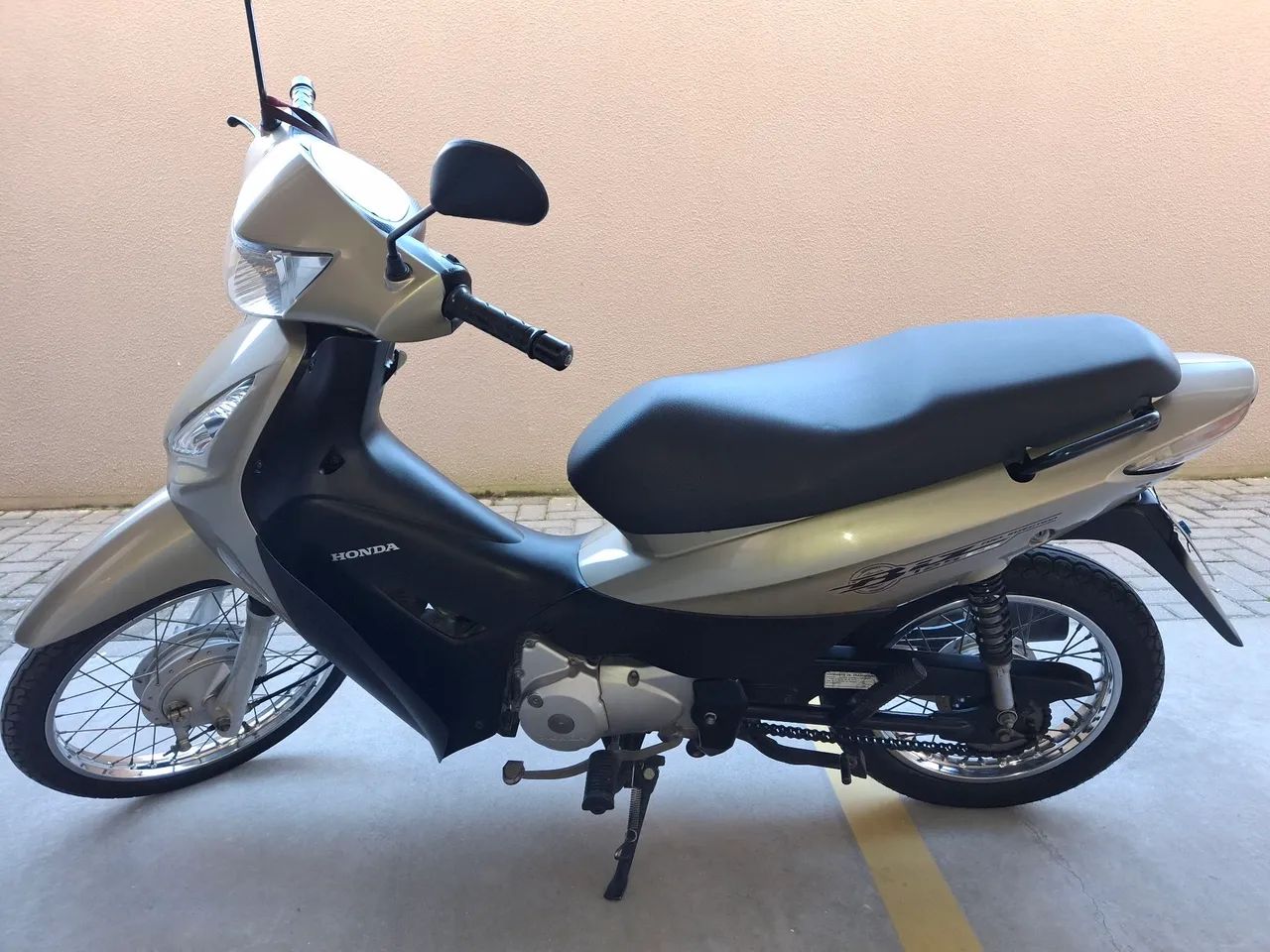 Biz 125 ES