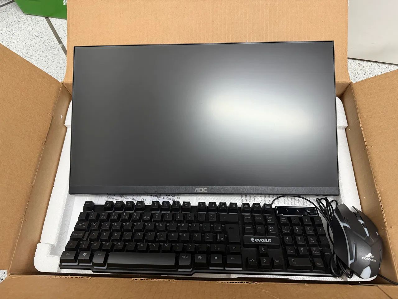 Monitor AOC de 21.5  - Foto 3