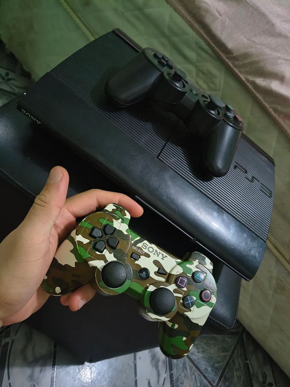Ps3 desbloqueado com 2 controles e 41 jogos no hd - Foto 3