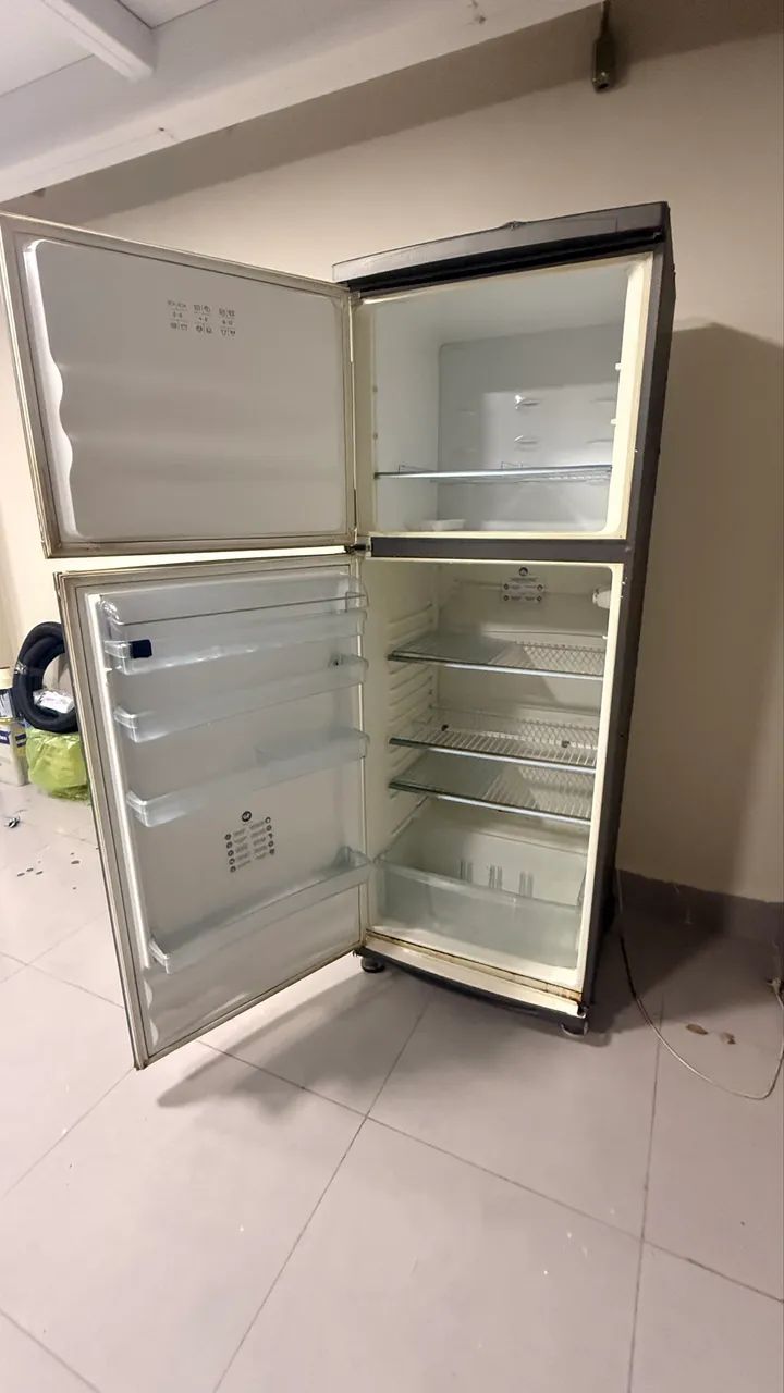 Vendo geladeira duplex - NÃO ENTREGO - Foto 2