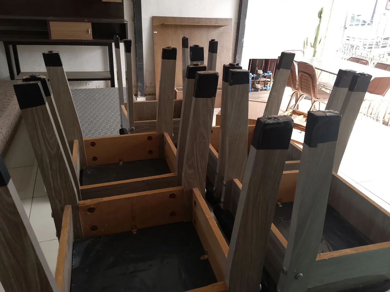 Jogo de mesa com cadeiras - Foto 3