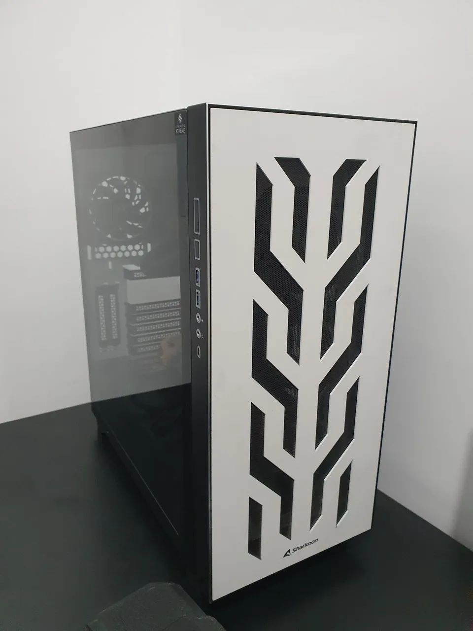 Gabinete Sharkoon CA300T
