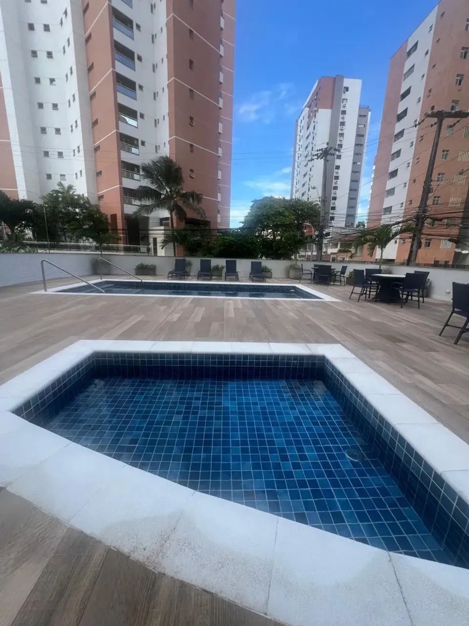 Alugo Apto 3 quatos 100m Aldeota