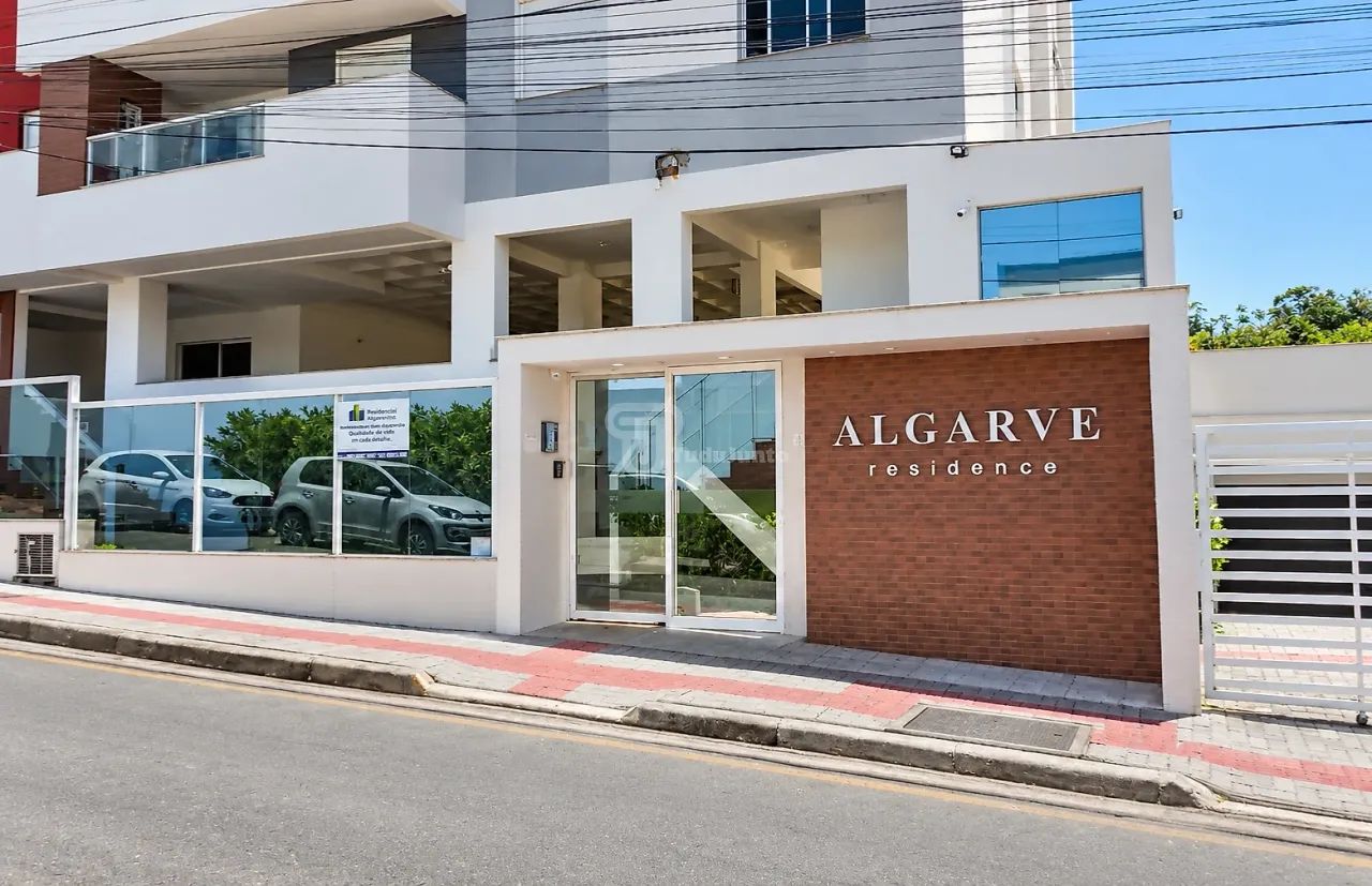Apartamento 3 Quartos com 1 Suíte e 111m² - Praia Comprida
