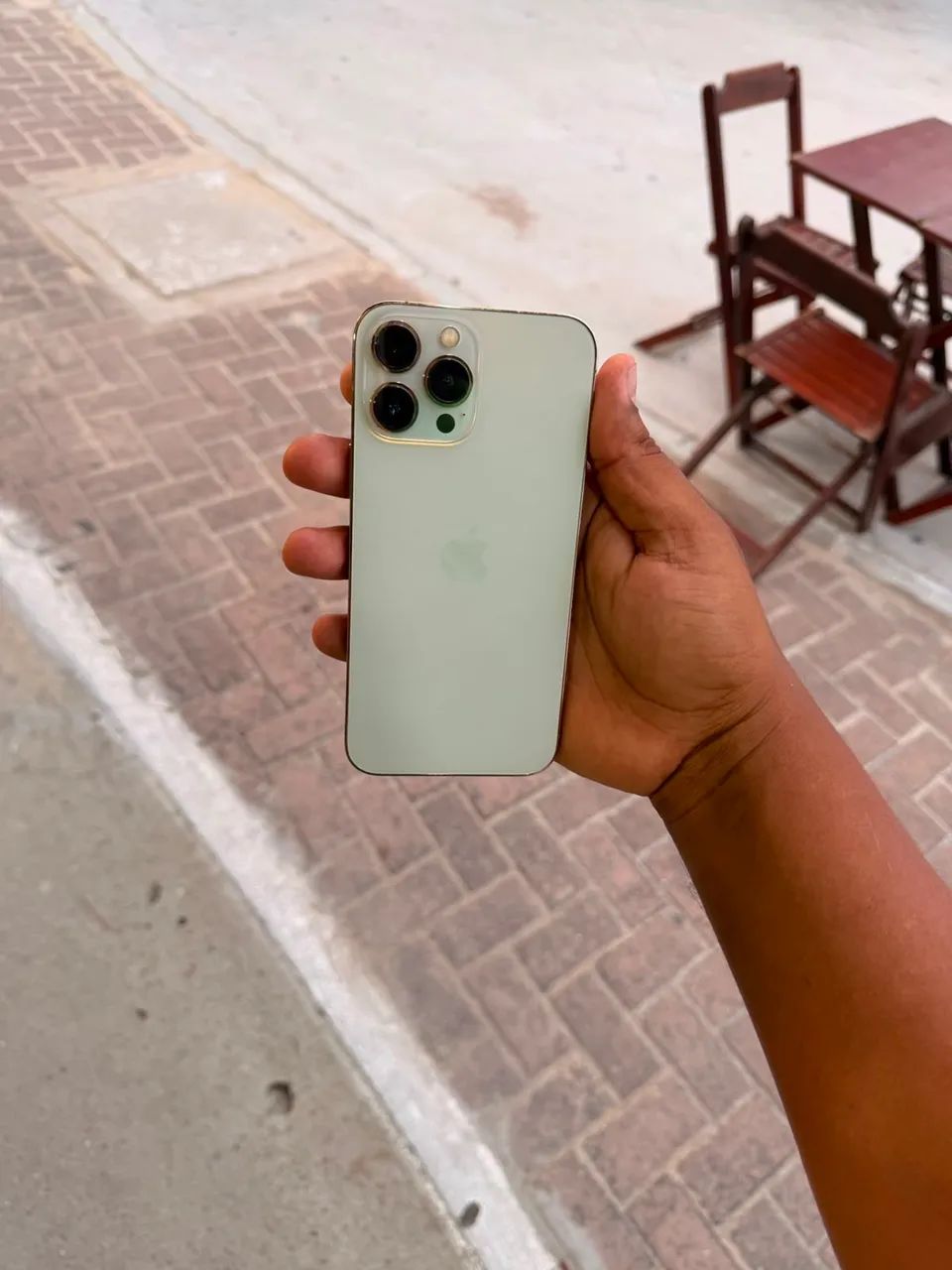 iPhone 13 Pro Max 256gb gold todo original  - Foto 3