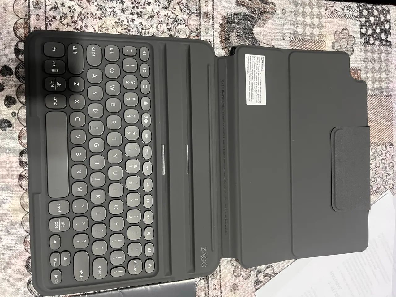 capa com teclado Bluetooth para tablet