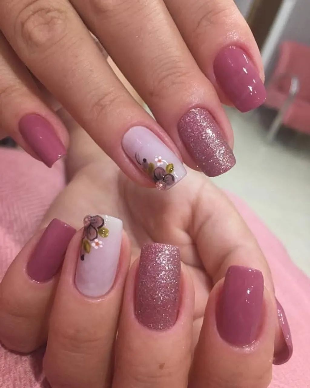 Cabelo e unhas em domicílio 