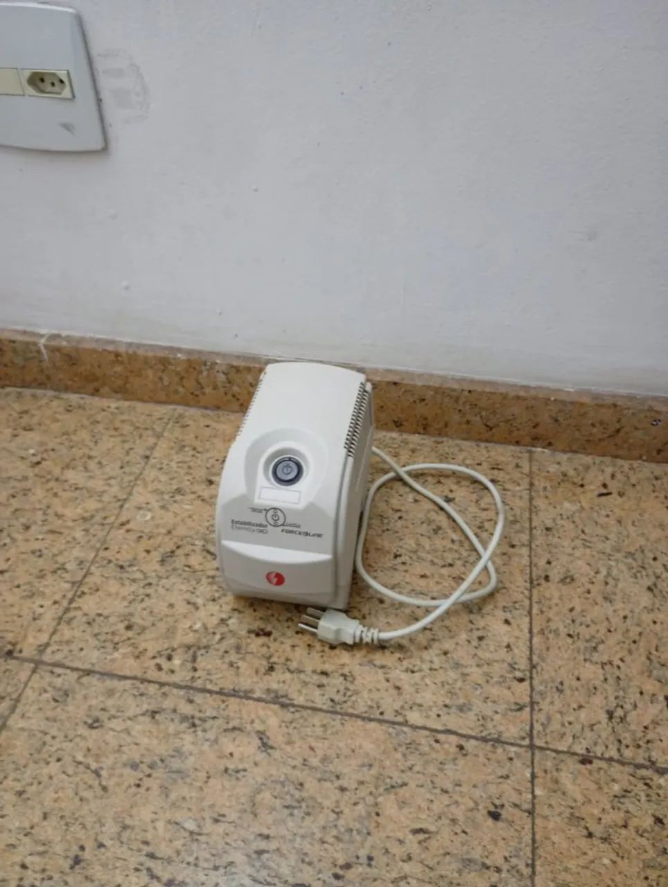 Estabilizador Eternity 300VA da Force Line - Foto 2