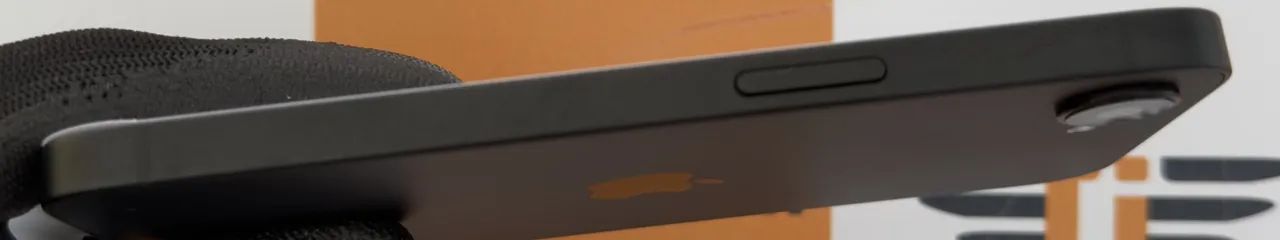 iPhone 16e 256GB Preto Seminovo - Foto 3