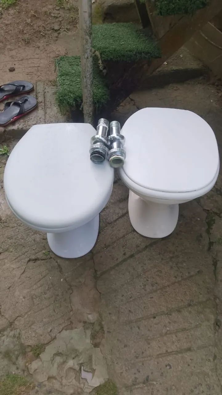 Grades e vasos sanitários - Foto 4