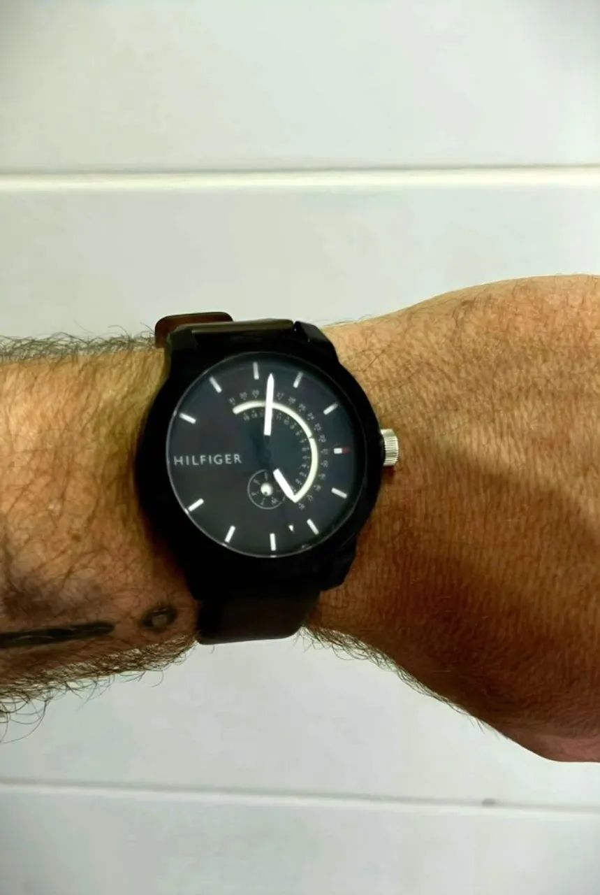 Relógio Tommy Hilfiger Original - Caixa Preta e Pulseira de Couro - Foto 2