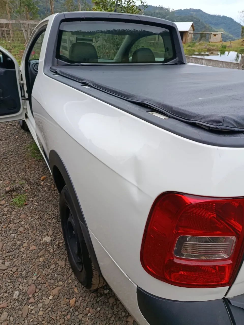Volkswagen Saveiro Startline 1.6 T.flex 8V 2015 - Foto 3
