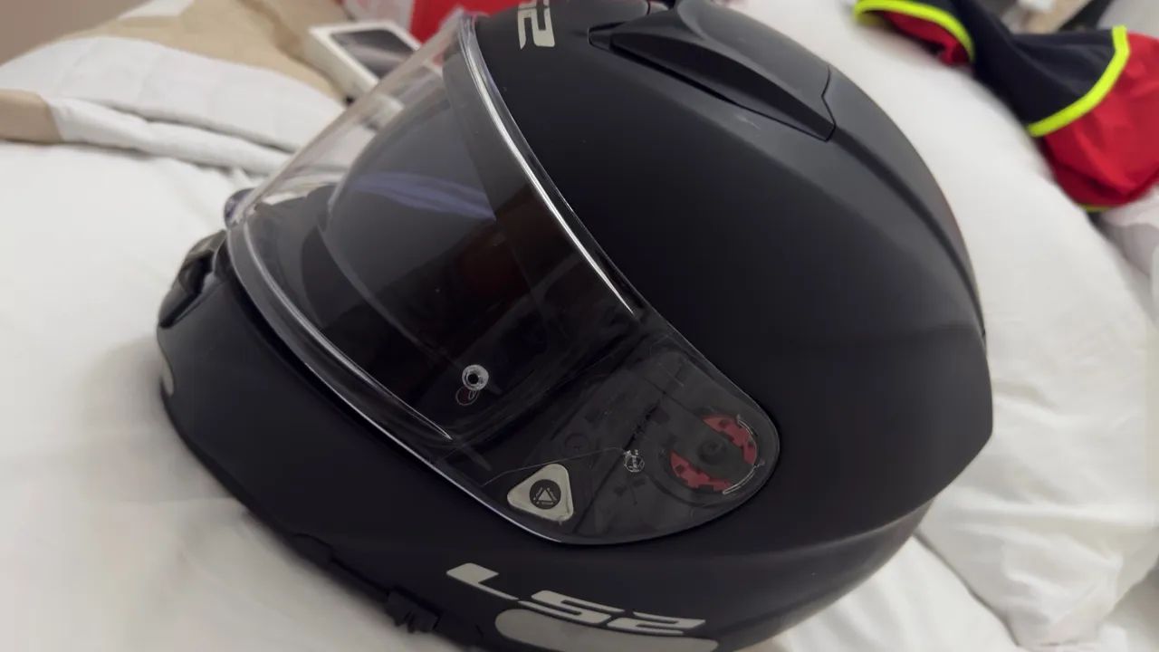 Capacete LS2 semi-novo