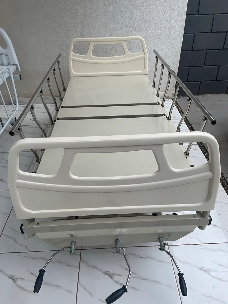 Cama hospitalar 03 manivelas elevação altura 