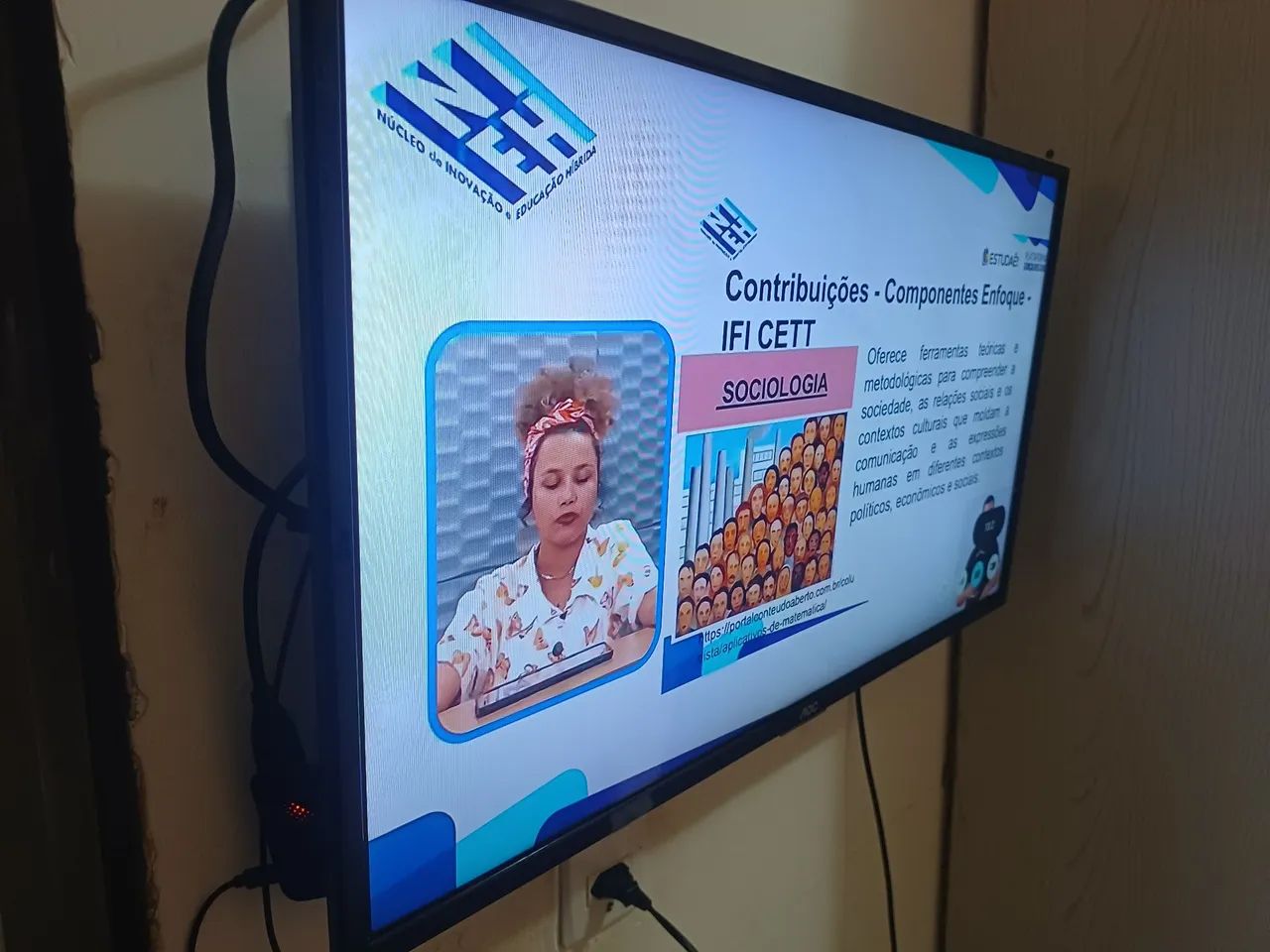 Tv 32" Smart AOC - Foto 4