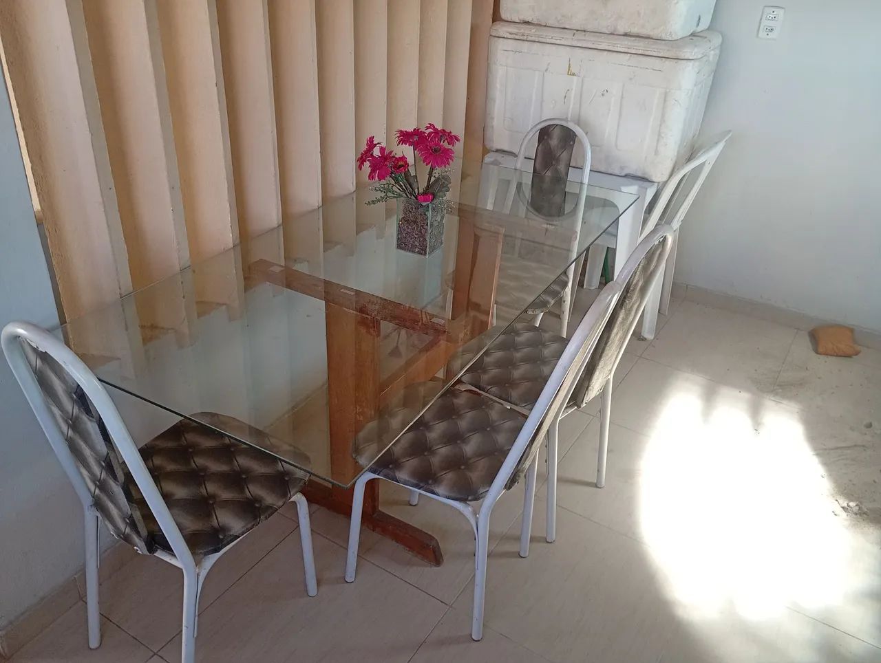 mesa de vidro com base de madeira - Foto 2