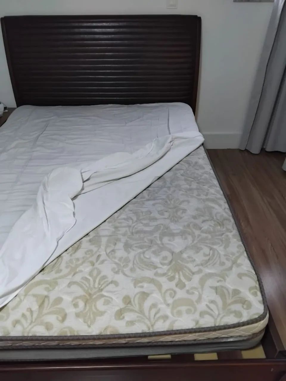 Cama Queen com colchão e criado  - Foto 3