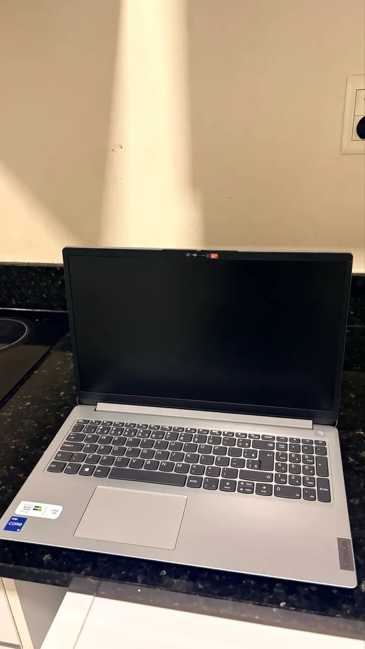 Notebook Lenovo IdeaPad conservado 