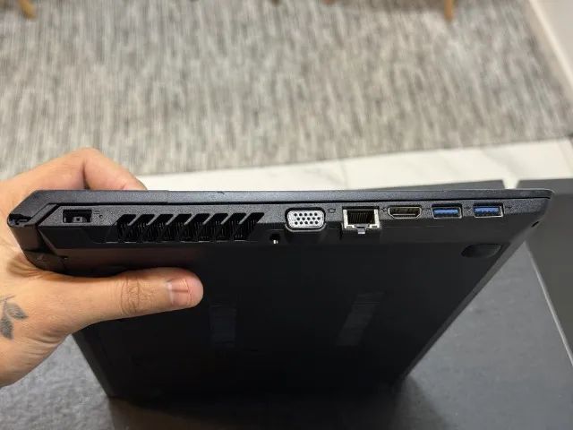 Notebook Lenovo V310-14IKB i5 i5-7200U- 8GB DDR4- SSD 128GB- Tela