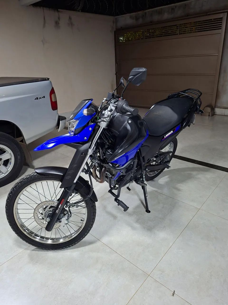 Lander 250cc azul