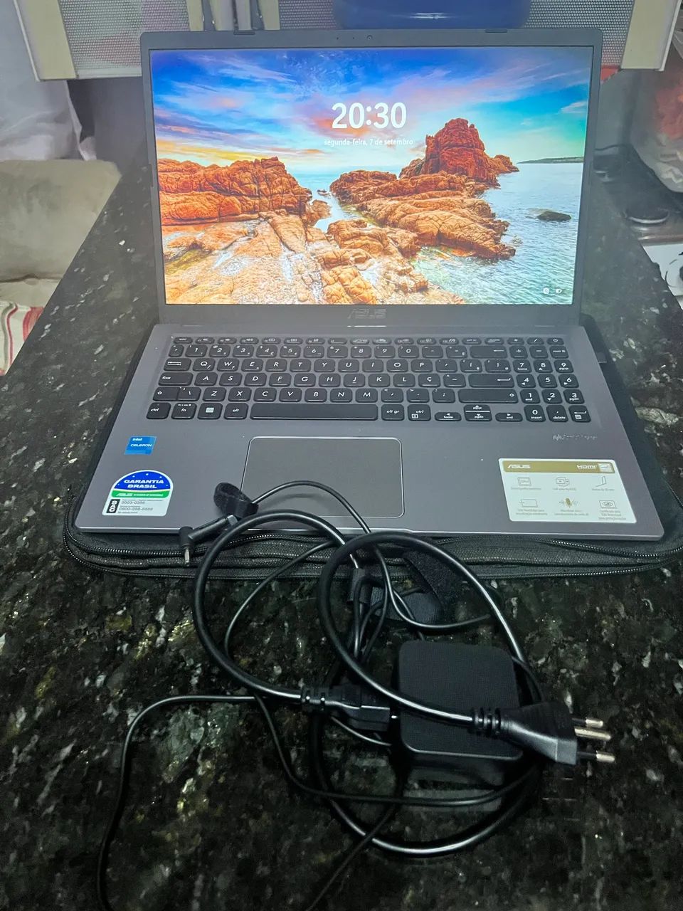 Notebook ASUS X515 Intel Celeron 15.6" NanoEdge - Seminovo (4 meses de uso)