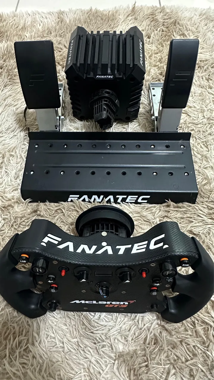 【新品未開封】 MOZA R9V3＋ESXXBox＋SR-Pペダル+ トラック KIT Base Moza R9 V3 + Pedais SR-P + Volante Moza Esx - Peças e