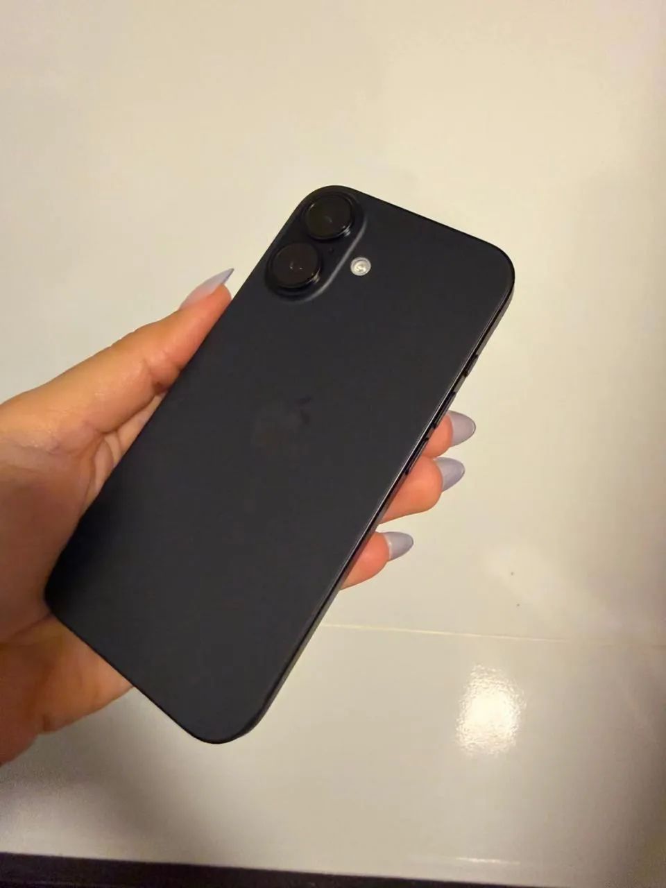 iPhone 16 