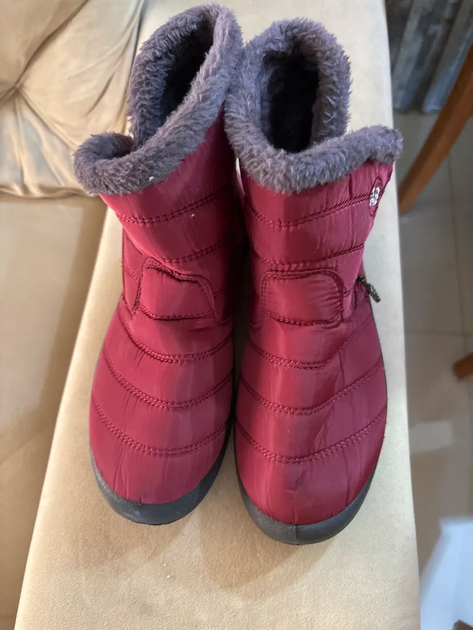 Vendo bota feminina impermeável 