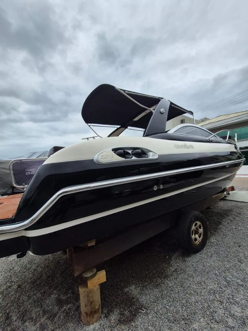 Lancha Evolve 270 ano 2013 com motor Mercruiser 4.5 ano 2025 - Foto 2