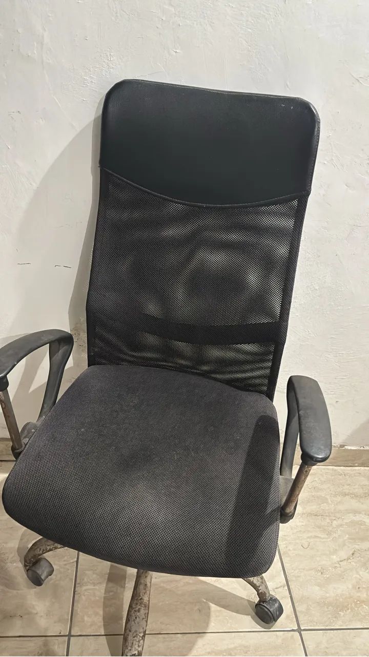 Cadeira desapegando 