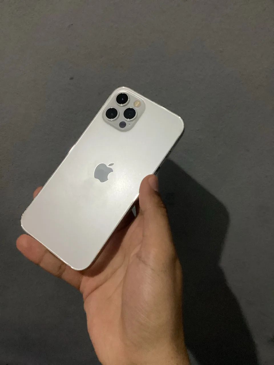 iPhone 12 Pro 128GB- braço com prata- ótimo estado