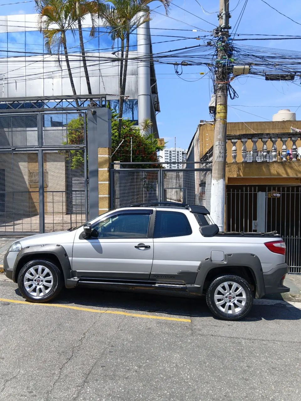 Fiat Strada Adventure1.8/ 1.8 Locker Flex CD 2016 - Foto 3