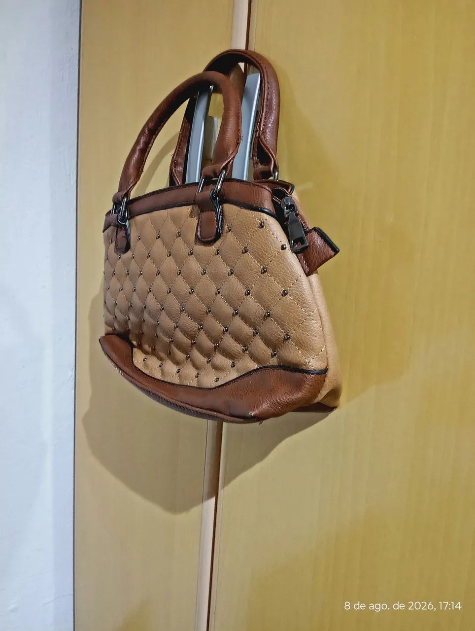 Bolsa feminina caramelo e marrom usada - Foto 2