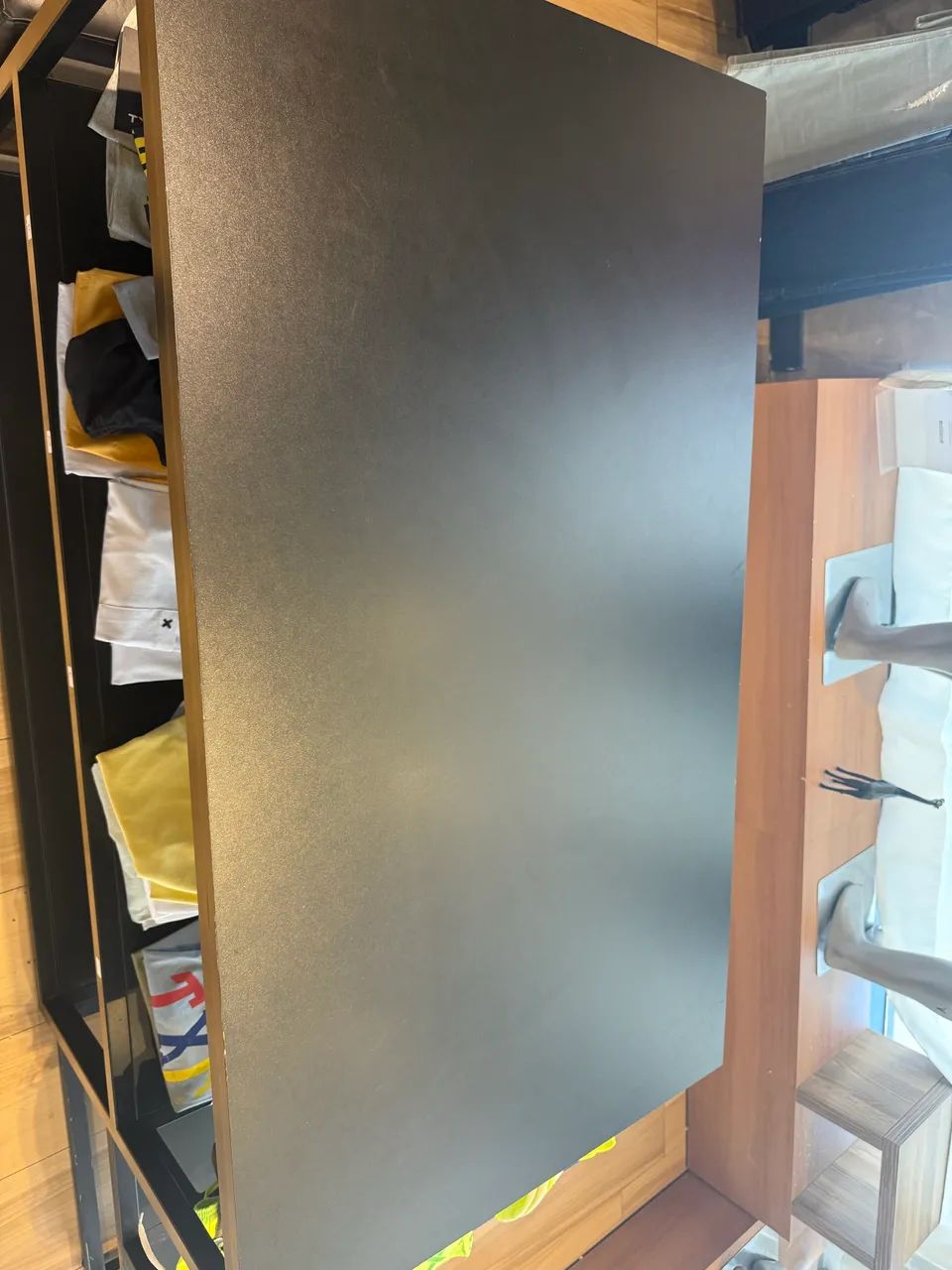 Mesa de roupas - Foto 2