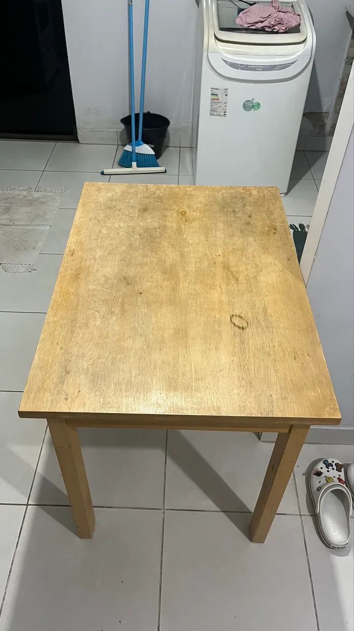 MESA DE MADEIRA