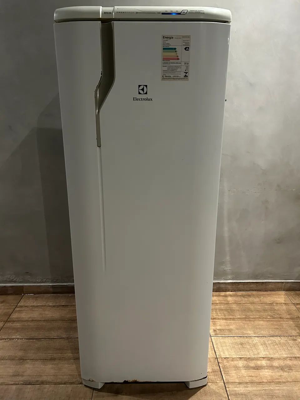Geladeira Electrolux RFE39