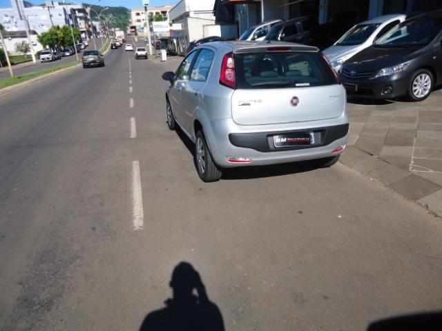 Fiat Punto 1.4 com apenas 37 mil km - Foto 7
