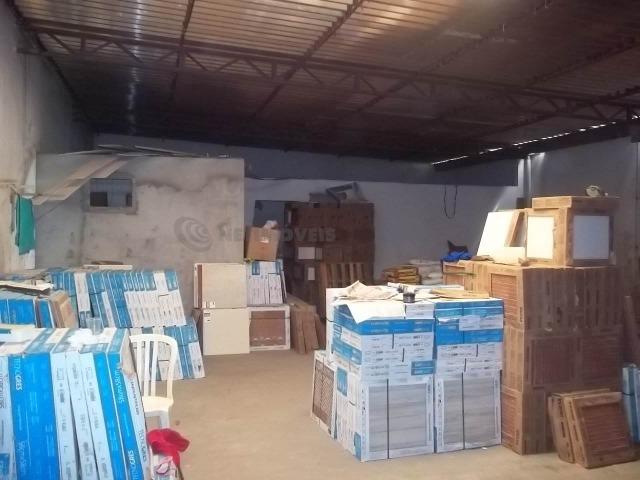 Lojão com Área de 180 m² para Aluguel no Caminho de Areia (767904) - Foto 9