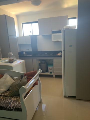 Apartamento de 2 qts, porcelanato em excelente localização do Setor de Mansões de Sobr