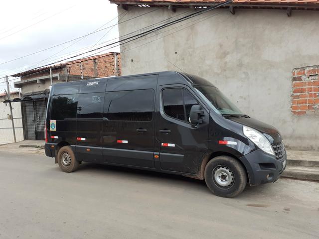 Van máster 2015/2016. ótimo estado