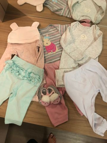 Roupas10 roupas de bebê Carters e outras RN até 3 meses