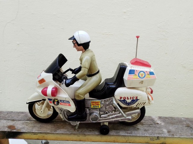 Brinquedo antigo 44 cm x 33 cm - Foto 5