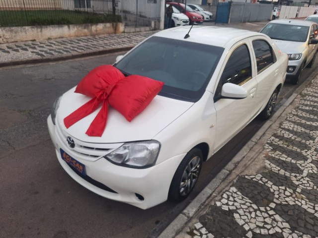 TOYOTA ETIOS X SEDAN 1.5 FLEX MEC. 2017 COMPLETO