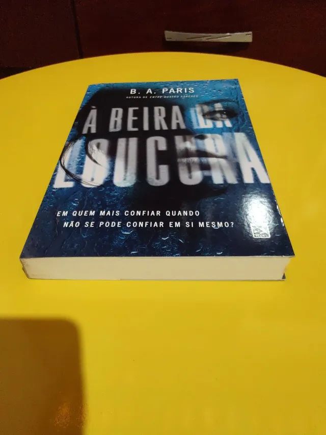 À beira da loucura. Com brinde. Produto novo. - Foto 2