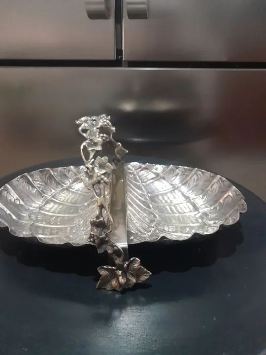 Fruteira centro de mesa Art Nouveau em bronze